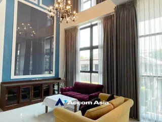 For rent そして for sale 3 Beds townhouse in Khlong Toei, Bangkok