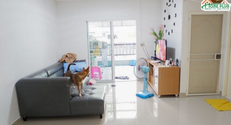 Casa adosada en venta de 3 habitaciones en Khlong Luang, Pathum Thani