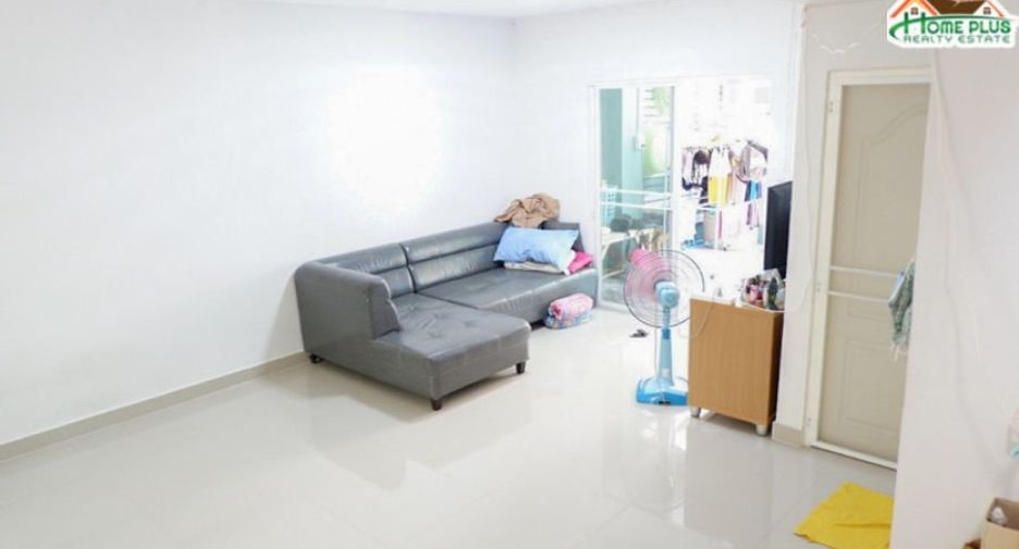 Casa adosada en venta de 3 habitaciones en Khlong Luang, Pathum Thani