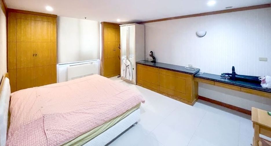 For sale 1 bed condo in Watthana, Bangkok