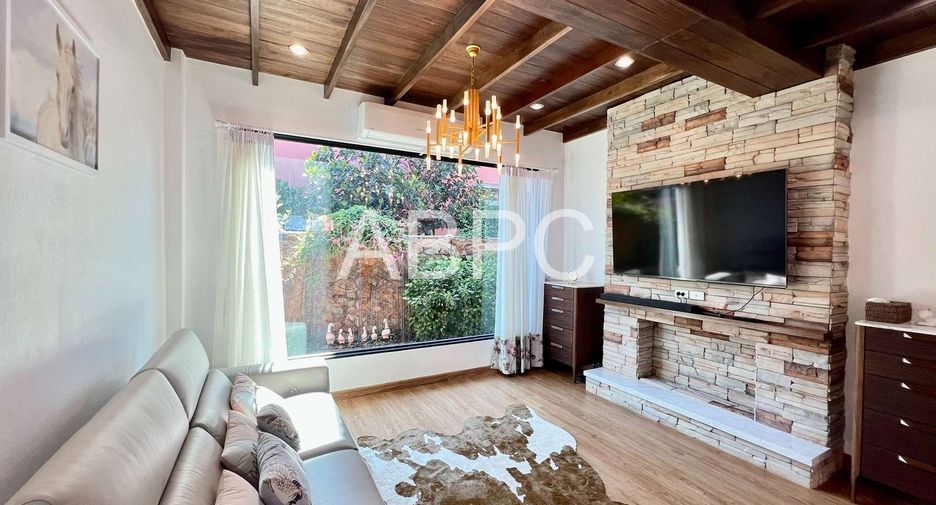 For rent and for sale 3 bedrooms house in Bang Lamung, Chonburi