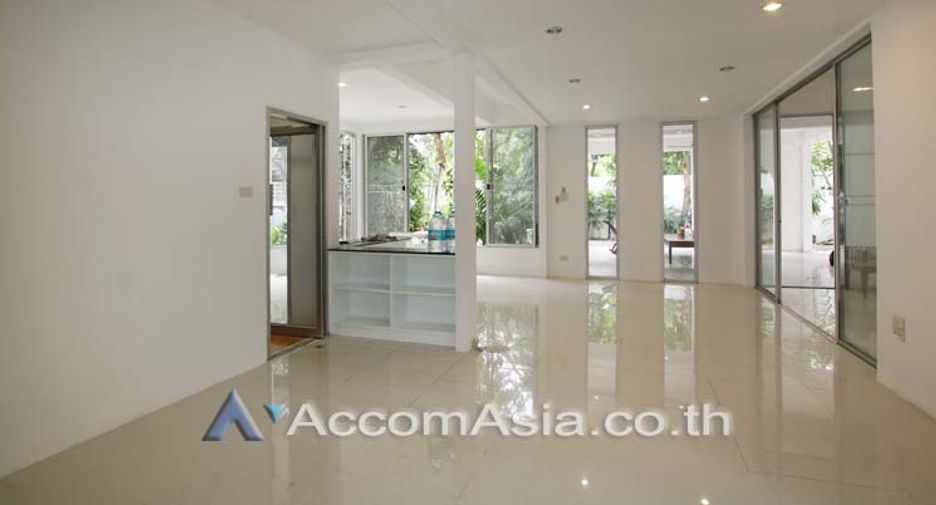 For rent and for sale 7 bed house in Khlong Toei, Bangkok