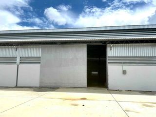 For rent warehouse in Mueang Samut Prakan, Samut Prakan