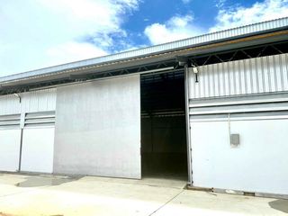 For rent warehouse in Mueang Samut Prakan, Samut Prakan