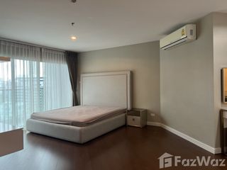 For sale 5 Beds condo in Huai Khwang, Bangkok