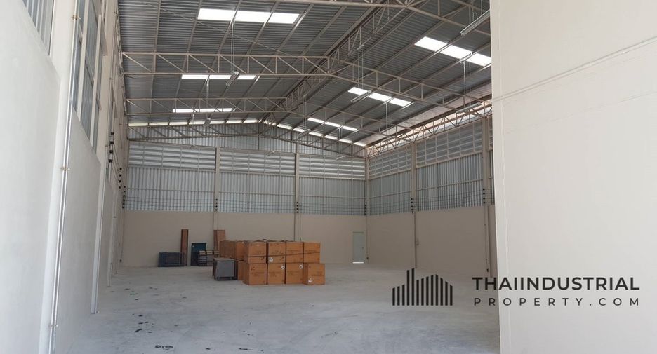 For rent warehouse in Ban Bueng, Chonburi