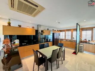 Продажа 3 спальни кондо в Na Jomtien, Паттайя