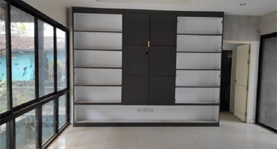 For sale office in Mueang Sisaket, Sisaket