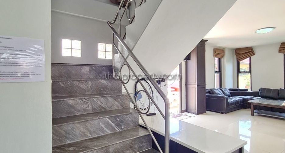 For sale 6 ベッドルーム house in Bang Lamung, Chonburi