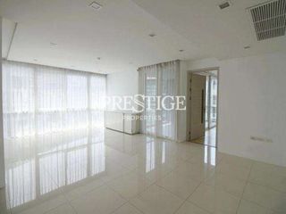 For sale 3 ベッドルーム condo in Bang Lamung, Chonburi