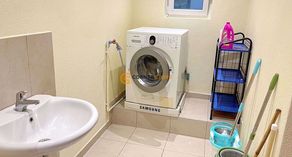 Haus zur Miete und zum Kauf mit 4 Zimmer in Bang Lamung, Chonburi
