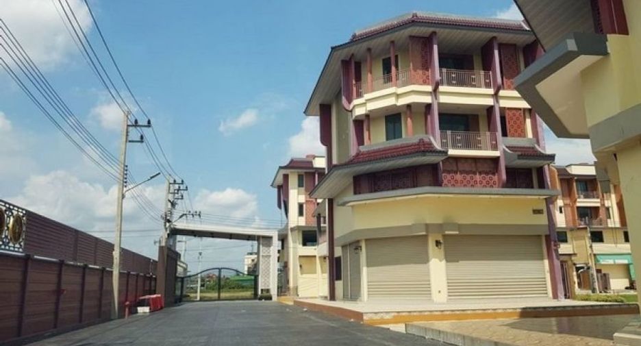 For rent 6 bed retail Space in Phutthamonthon, Nakhon Pathom