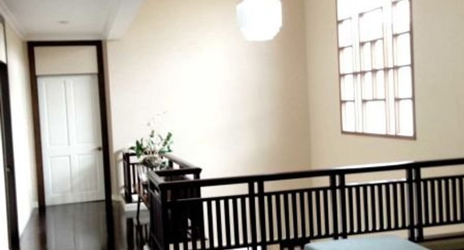 For sale 5 bedrooms house in Suan Luang, Bangkok