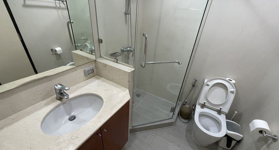 For rent 2 Beds condo in Khlong Toei, Bangkok