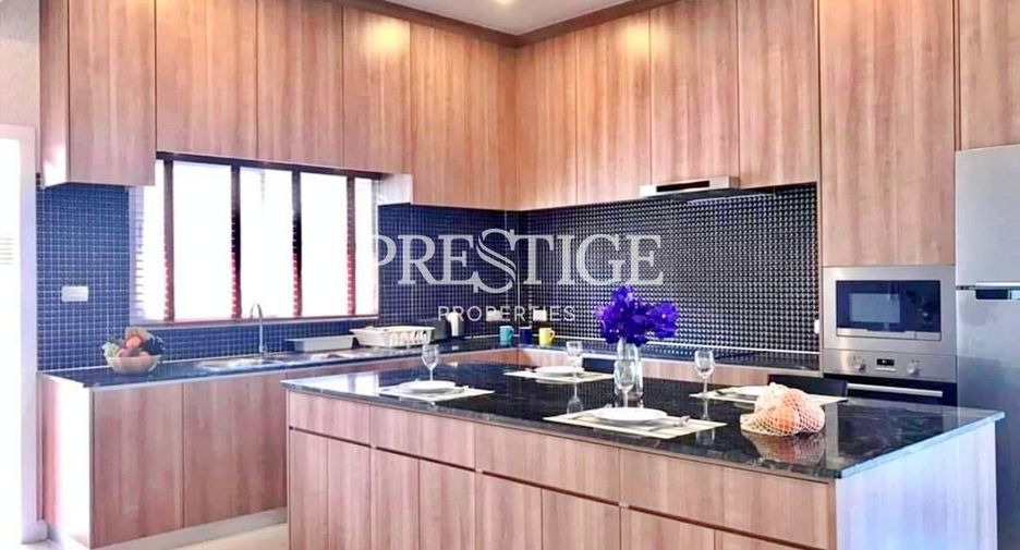 For sale 3 bedrooms house in Huay Yai, Pattaya