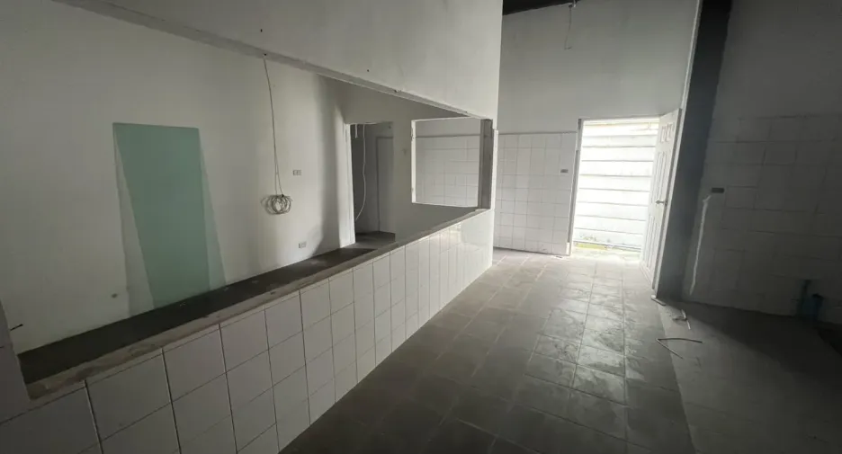 For rent retail Space in Watthana, Bangkok
