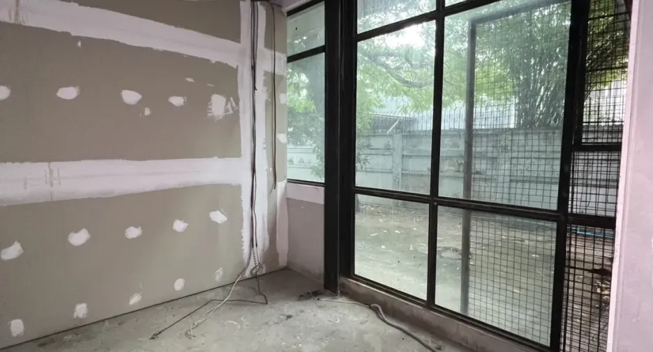 For rent retail Space in Watthana, Bangkok