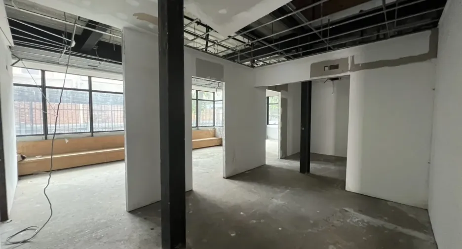 For rent retail Space in Watthana, Bangkok
