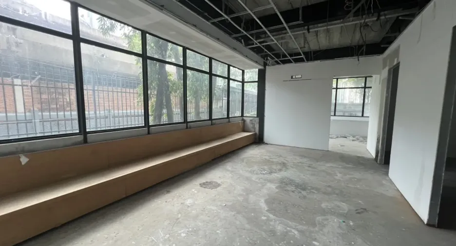 For rent retail Space in Watthana, Bangkok