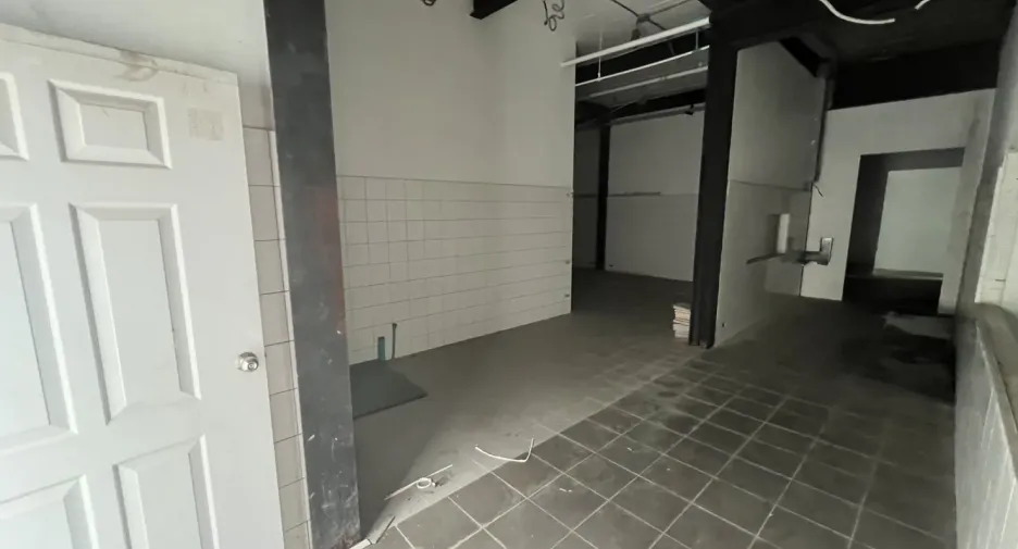 For rent retail Space in Watthana, Bangkok