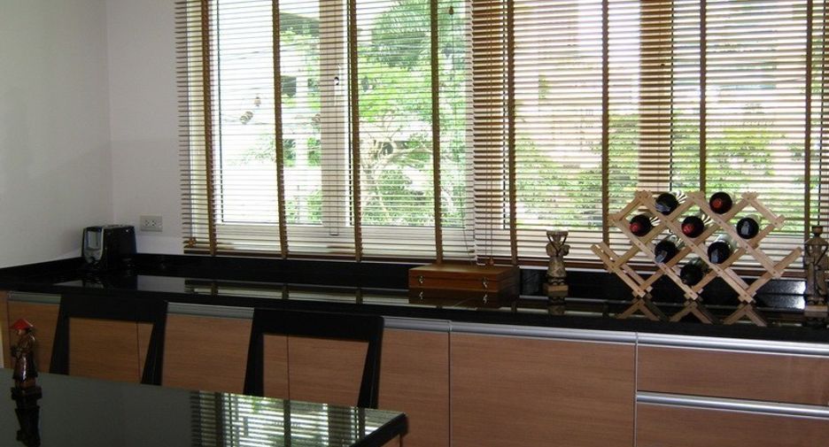 For rent 3 Beds condo in Khlong Toei, Bangkok