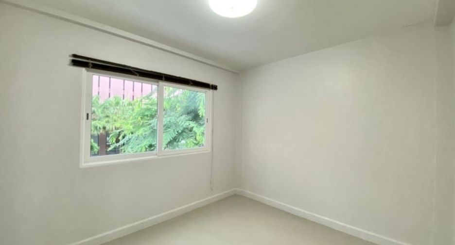 For rent 3 bedrooms townhouse in Mueang Chiang Mai, Chiang Mai