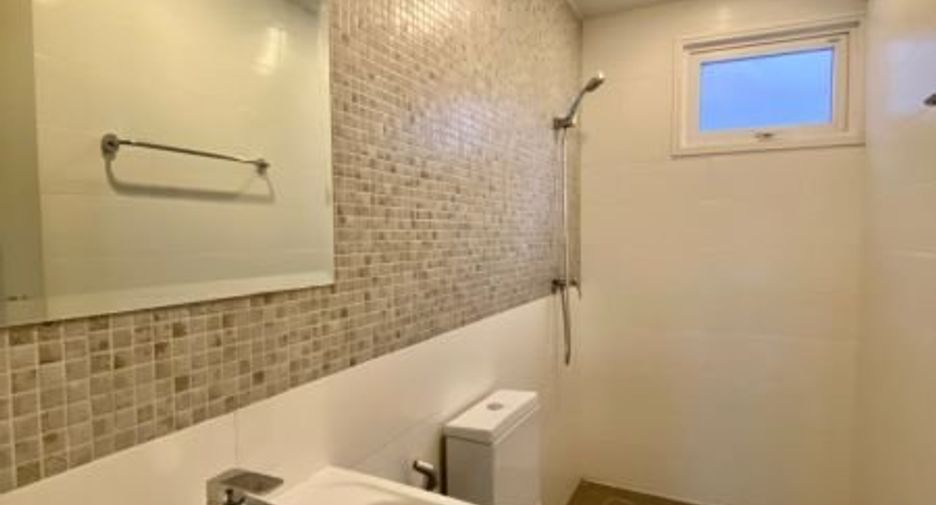 For rent 3 bedrooms townhouse in Mueang Chiang Mai, Chiang Mai