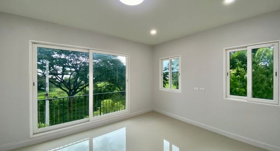 For rent 3 bedrooms townhouse in Mueang Chiang Mai, Chiang Mai