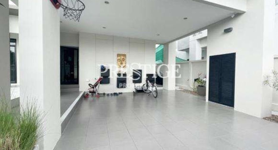 For sale 5 ベッドルーム house in Bang Lamung, Chonburi