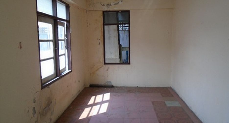 For sale スタジオ apartment in Krathum Baen, Samut Sakhon