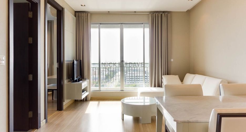 For rent 2 bedrooms condo in Ratchathewi, Bangkok