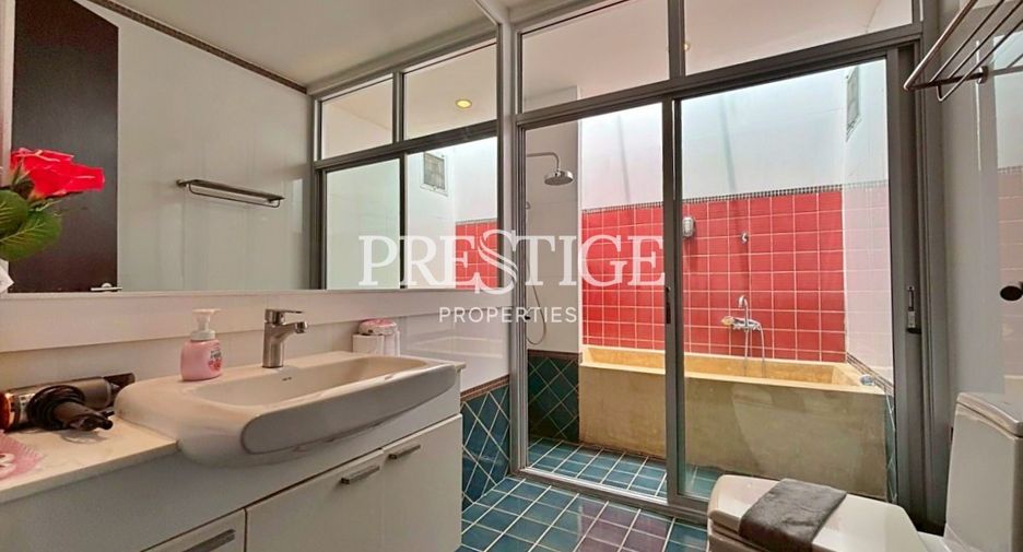 For rent and for sale 2 bed house in Sattahip, Chonburi