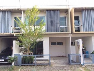 For sale 3 bed townhouse in Khlong San, Bangkok