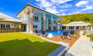 For sale 9 bed villa in Cha Am, Phetchaburi