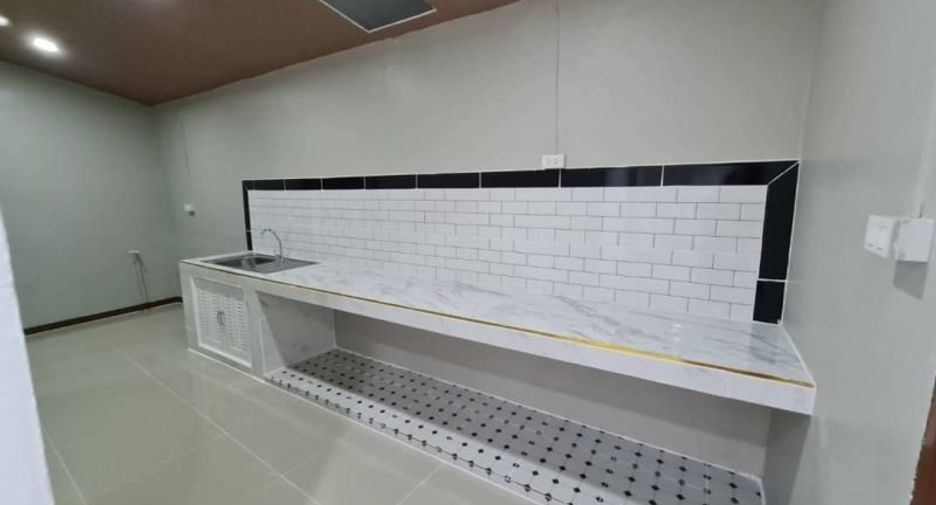 Casa adosada en venta de 3 habitaciones en Bang Bua Thong, Nonthaburi
