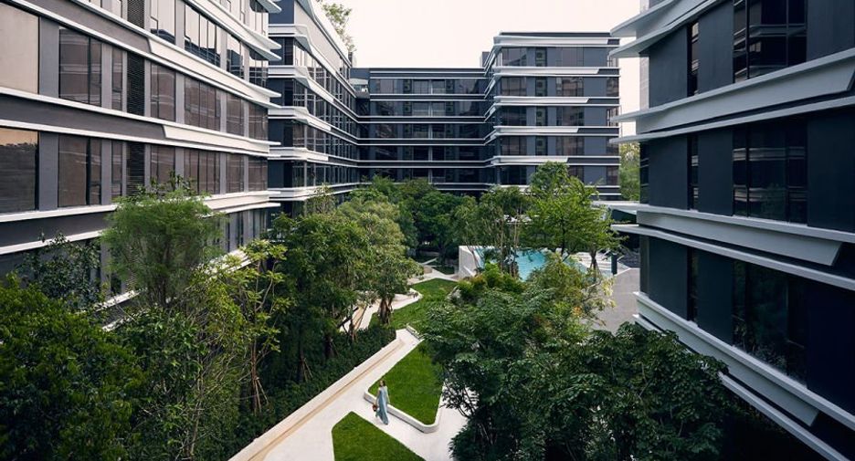 For sale 2 bedrooms condo in Khlong Toei, Bangkok