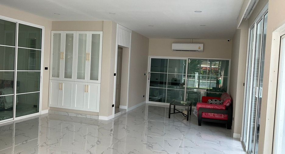 For sale 5 Beds house in Mueang Phuket, Phuket