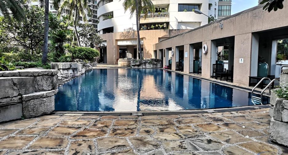 For sale 4 Beds condo in Khlong Toei, Bangkok