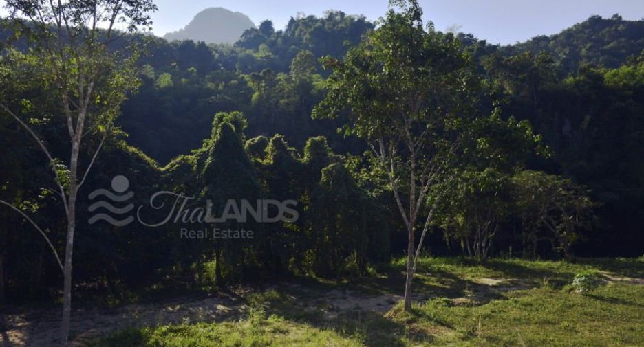 Terreno en venta en Thong Pha Phum, Kanchanaburi