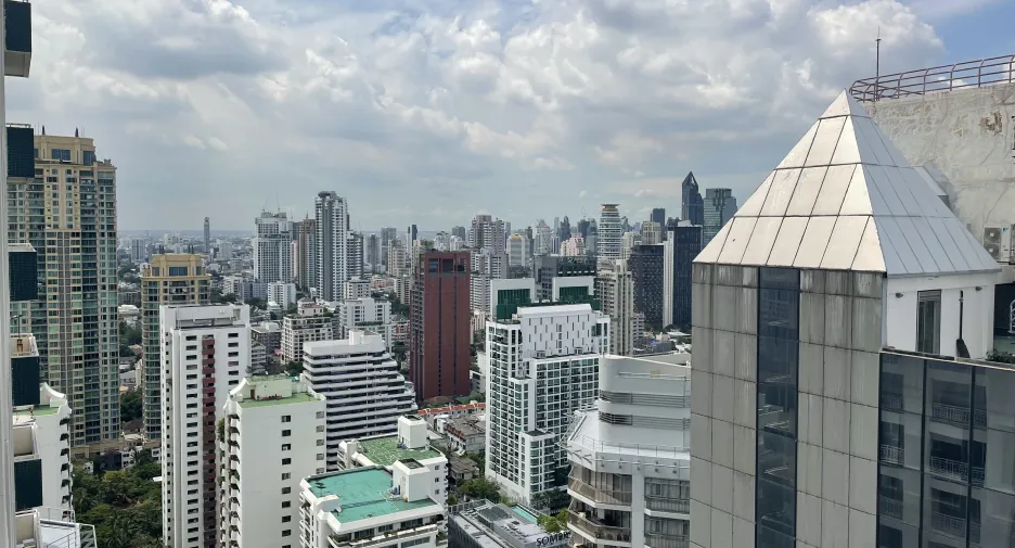 For sale 5 Beds condo in Watthana, Bangkok