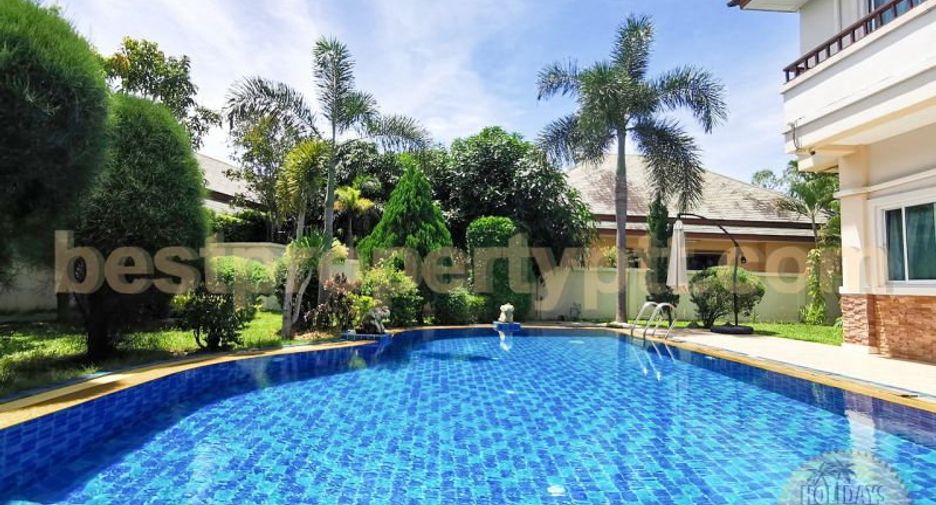 For sale 4 bed villa in Huay Yai, Pattaya