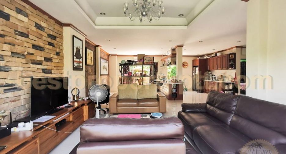 For sale 4 bedrooms villa in Bang Lamung, Chonburi