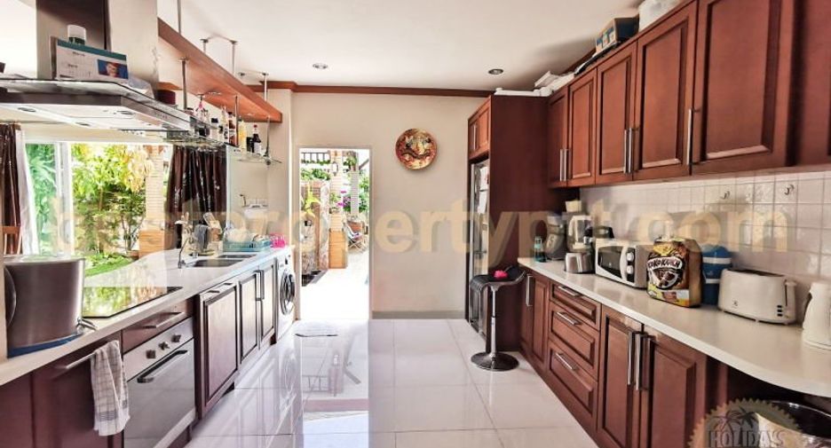 For sale 4 bedrooms villa in Bang Lamung, Chonburi