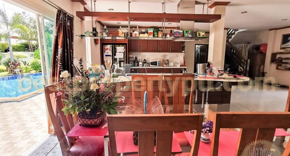 For sale 4 bedrooms villa in Bang Lamung, Chonburi
