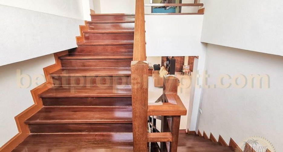 For sale 4 bedrooms villa in Bang Lamung, Chonburi