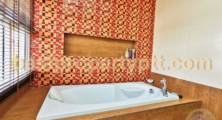 For sale 4 bedrooms villa in Bang Lamung, Chonburi
