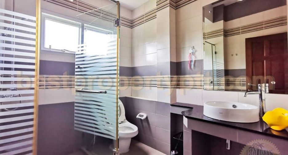 For sale 4 bedrooms villa in Bang Lamung, Chonburi