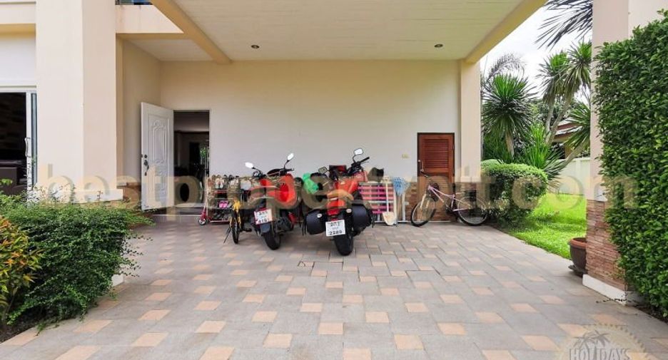 For sale 4 bedrooms villa in Bang Lamung, Chonburi