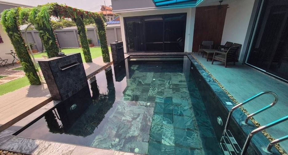 For sale 5 bed house in Bang Lamung, Chonburi