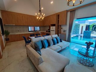 For sale 5 bed house in Bang Lamung, Chonburi